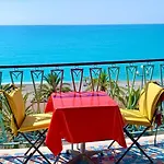 La Vague Bleue Ницца
