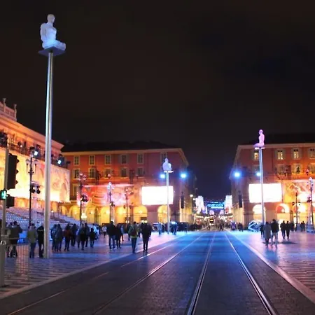 La Vague Bleue Nizza